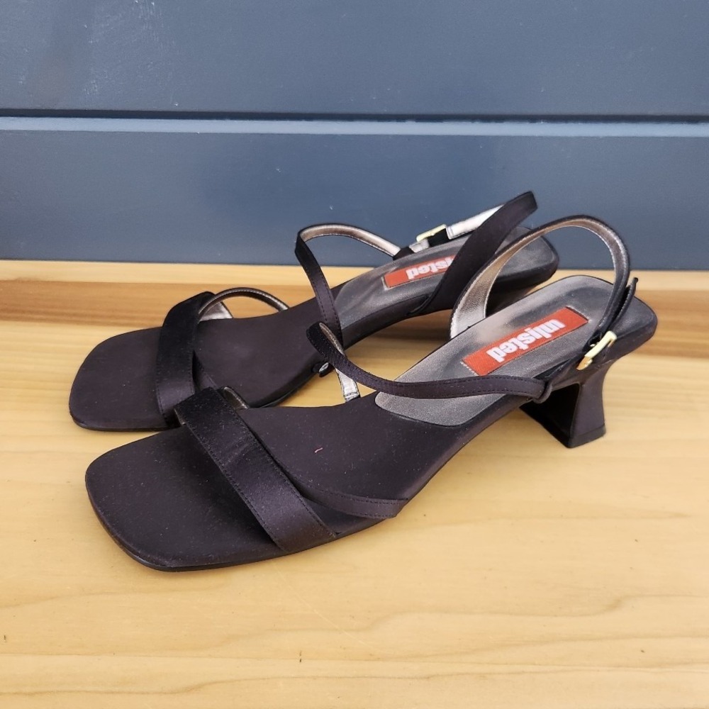 00s Unlisted by Kenneth Cole Black Strappy Kittwn‎ Heels